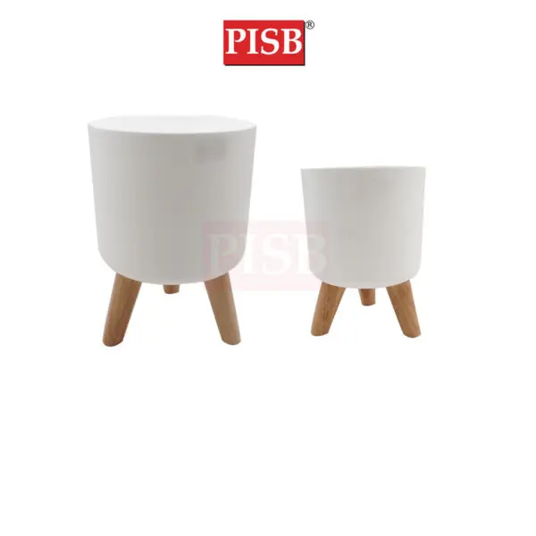 0642/43 Plastic Pot With Wooden Stand