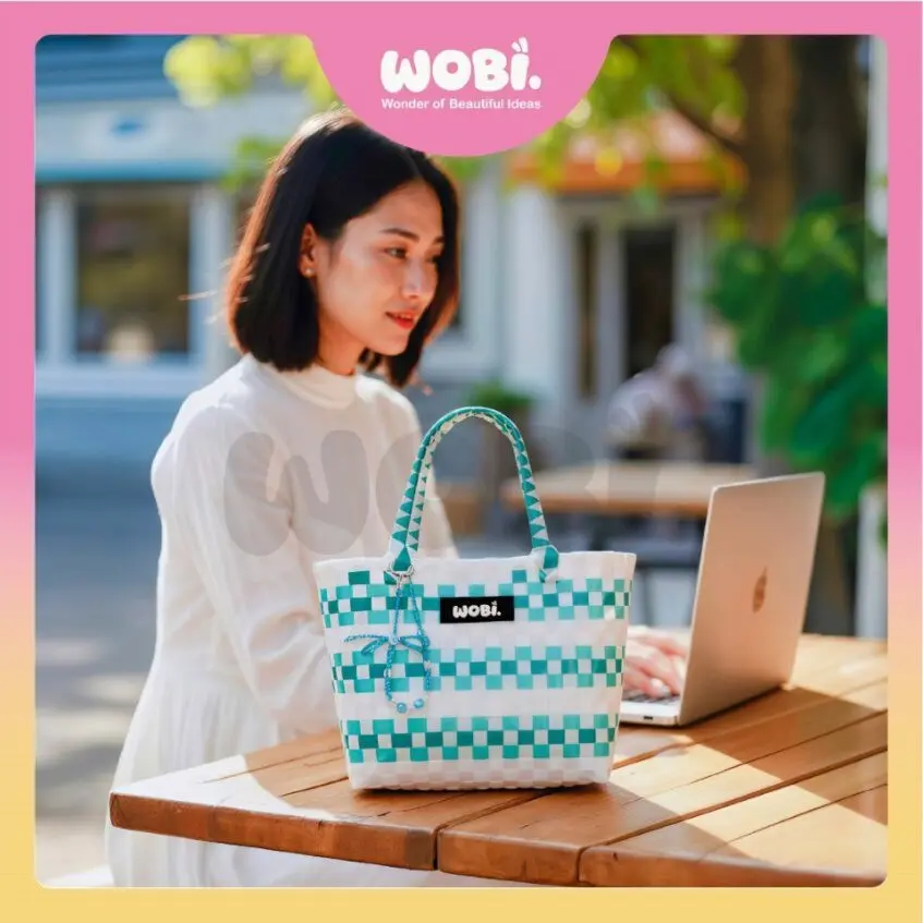 2006 WOBI Medium Tote Bag Women Bag Shopping Bag Gift Bag Retail Goodies Bag Wedding Birthday Beg Anyaman Warna Warni - Image 2