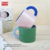1586eab35d2044805697c3e84b9c6add.jpeg 2426 (2Box/Pkt)(Random Colour)Duo Colour Ceramic Cup Set With Printed Handle Box Set Doorgift Souvenir Mug Cawan Murah